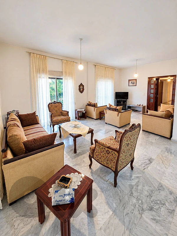 Apartment for rent in Baabdat