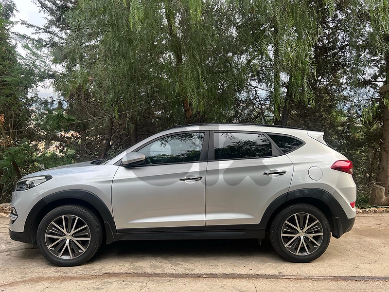 Hyundai Tucson 2017 2.0L Full Panoramic roof