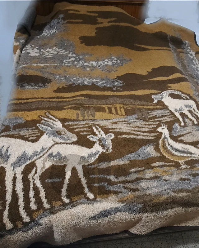 Bed blanket.Brown.223 length.203 width حرام غطاء تخت