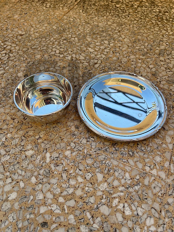 meghle cups with plates
