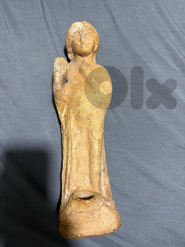 Phoenician figures تمثال فينيقى اثرى