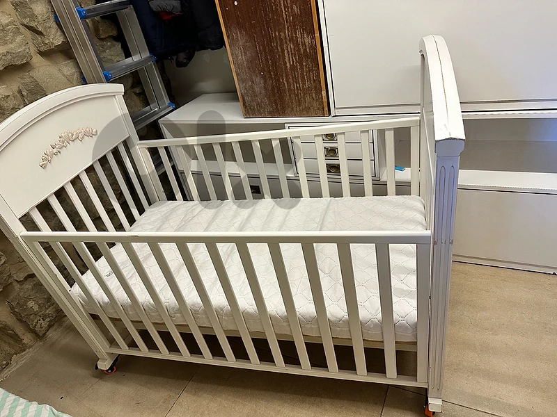 Mamas & Papas Baby Bed – Excellent Condition