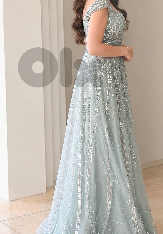 mint green dress