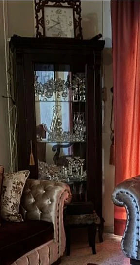 خزانة كريستال وانتيك