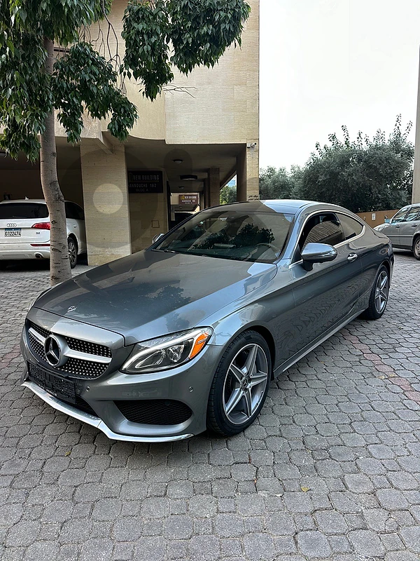Mercedes C 300 coupe AMG-line 4matic 2018 gray on black (clean carfax) Mercedes C 300 coupe AMG-line 4matic 2018 gray on black (clean carfax)