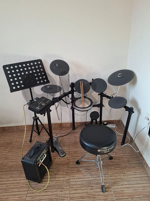 Yamaha DTX522K Electronic Drum Set – Full Bundle – $1,300 (Negotiable) Yamaha DTX522K Electronic Drum Set – Full Bundle – $1,300 (Negotiable)