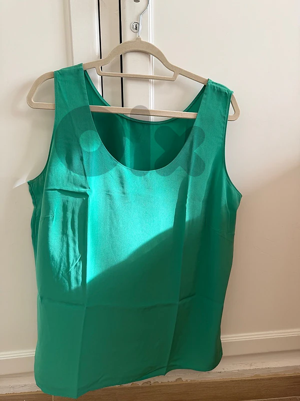 Scoop Neck Sleeveless Satin Top