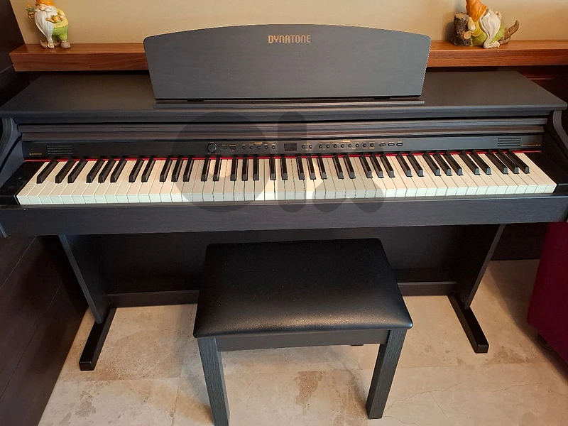 Dynatone digital piano