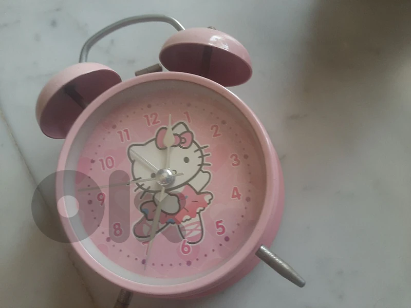 Alarm ساعتين شغالين