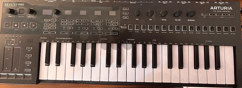 Arturia KeyStep Pro CHROMA Limited Edition sequencer PSU