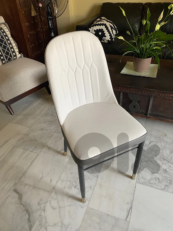 6 White leather chairs set