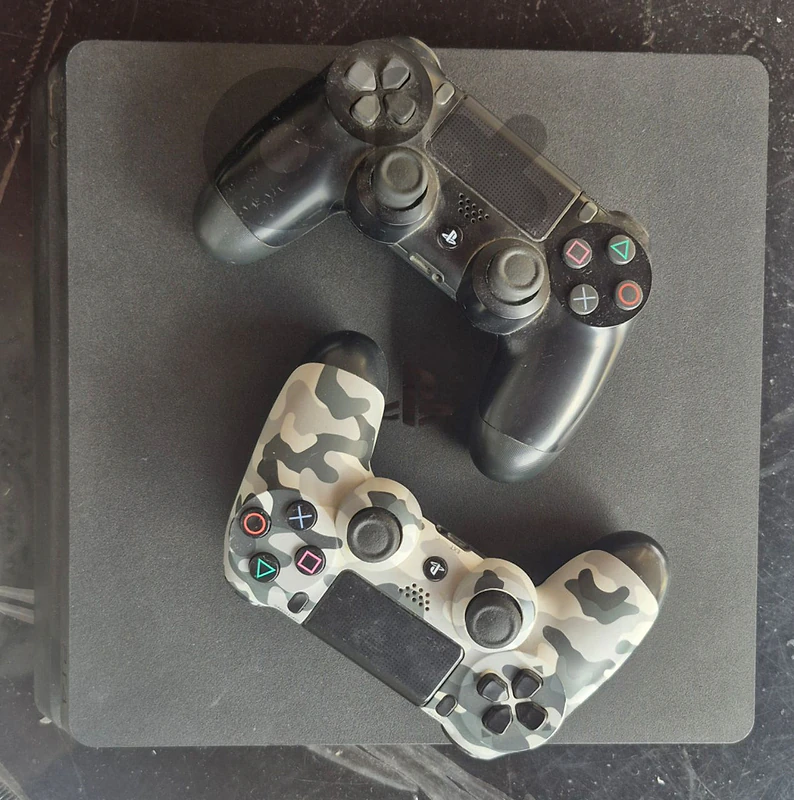 PS4 Slim w/ 2 Original Joysticks