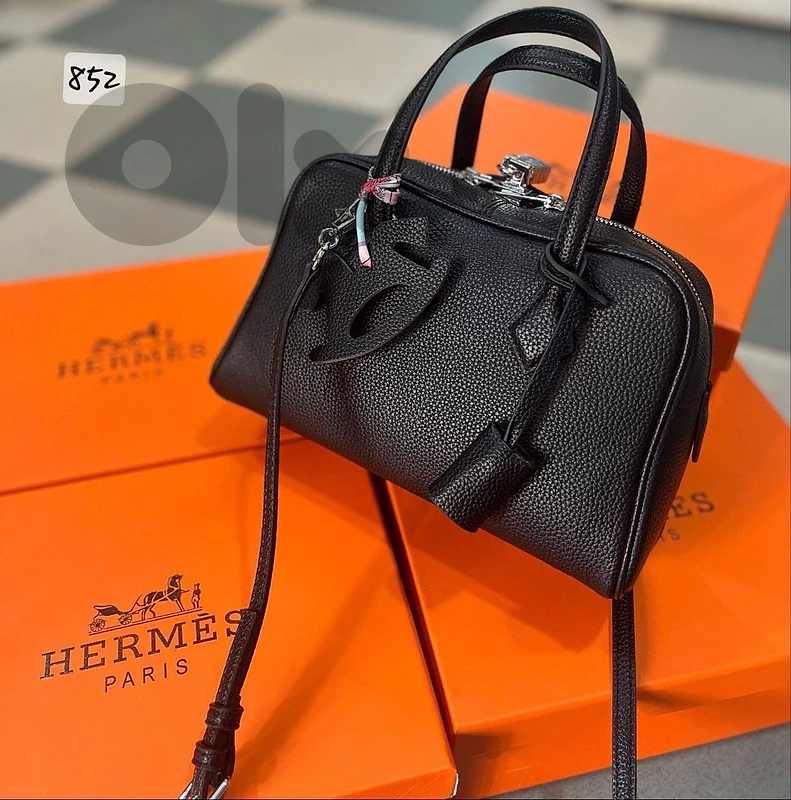Hermès Mini Black Handbag – Elegant Crossbody & Handheld Bag