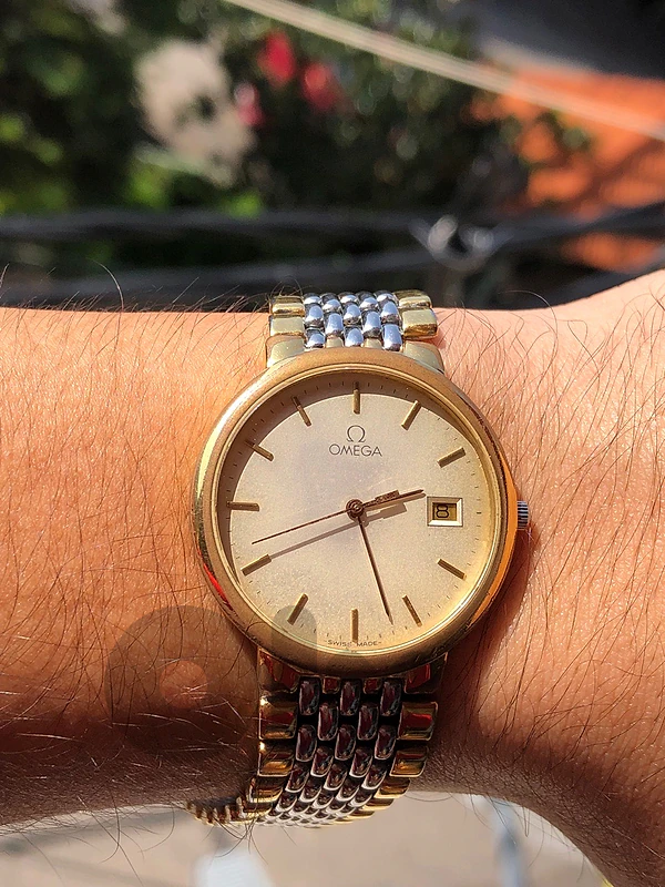 OMEGA WATCH VINTAGE SWISS MADE QARTZ 37MM FINE اوميغا فينتاج النادره