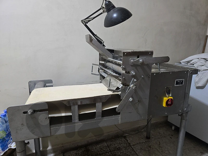 Dough roller / رقاقة / re2e2a