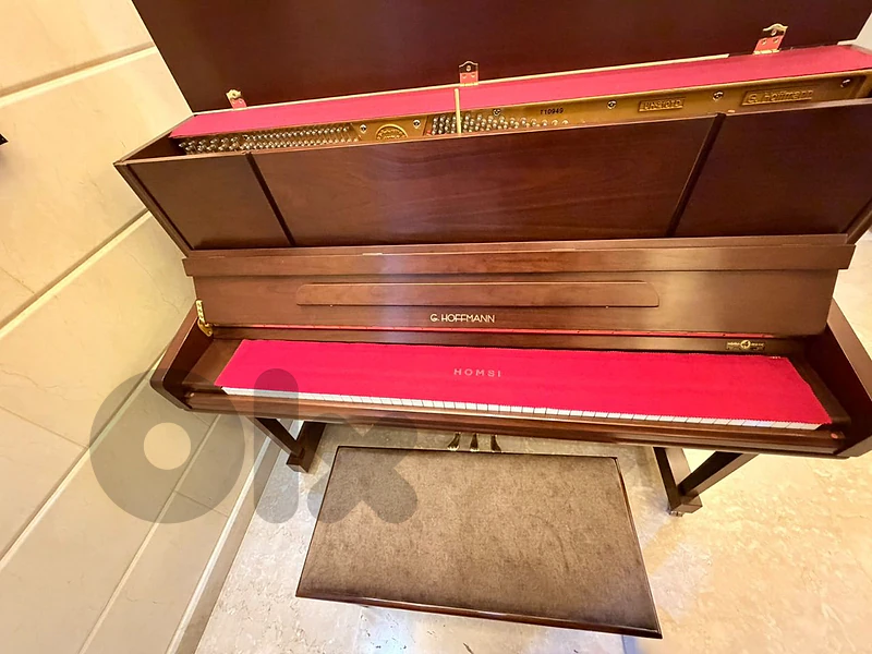 amazing piano in a very good condition . bought but never used