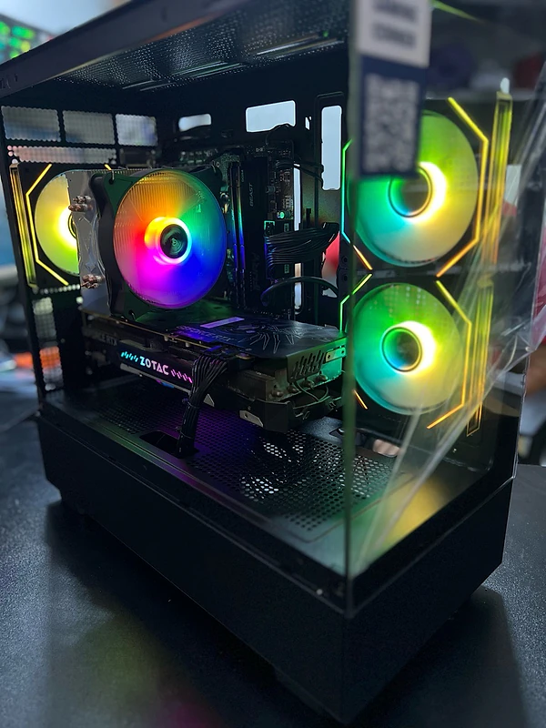 New GamingCase With 5060ti 16gb New GamingCase With 5060ti 16gb