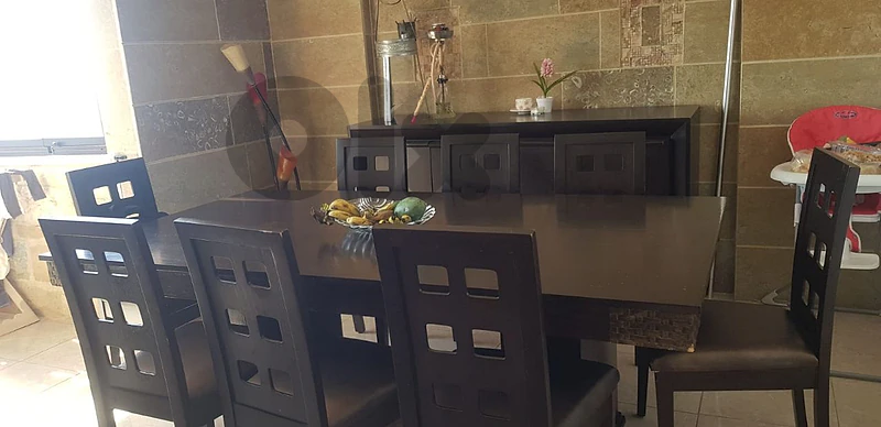 غرفة سفرة تفصيل رائع مع درسوار