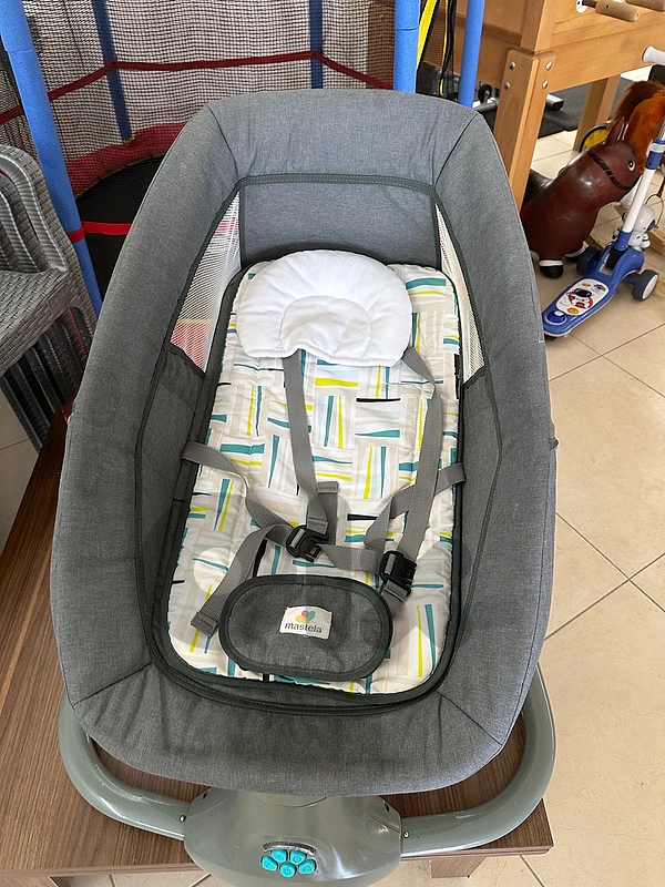 Mastela 3 in 1 Delux Multifunctional Bassinet Auto Swing