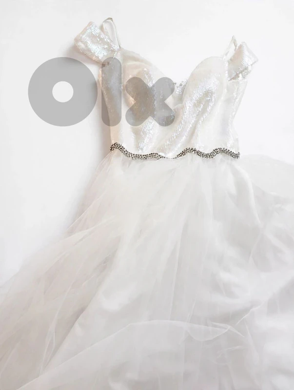 white dress