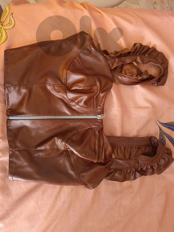 brown top
