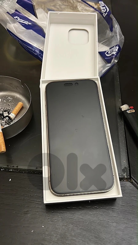 iphone 14 pro 512gbمع علبتو  بحالة جيدة جدا جدا بدون جمرك