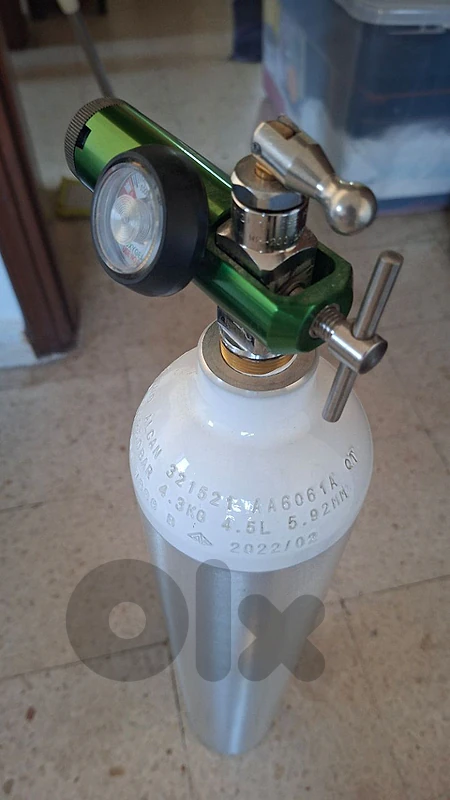 medical oxygen bottle