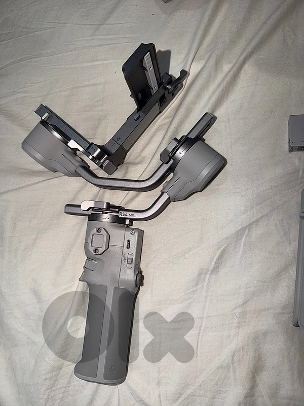 DJI RS 4 Mini Combo Handheld Gimbal Stabilizer