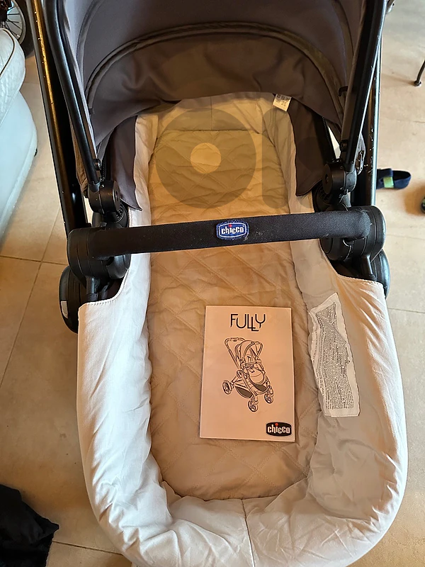 Chicco Fully Convertible Baby Stroller – Sleeping & Sitting Modes