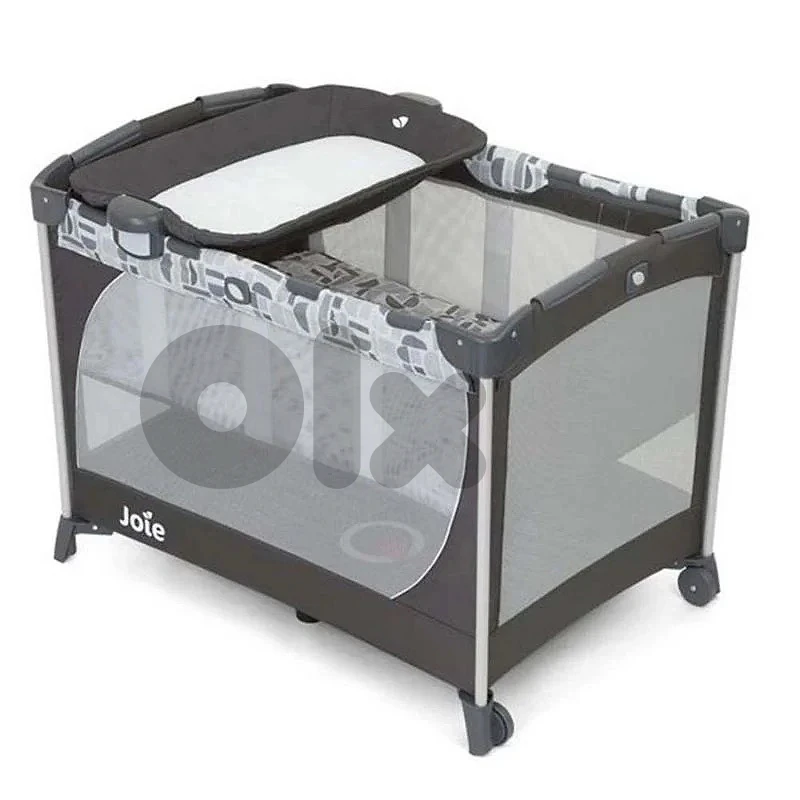 Joie crib with mattress