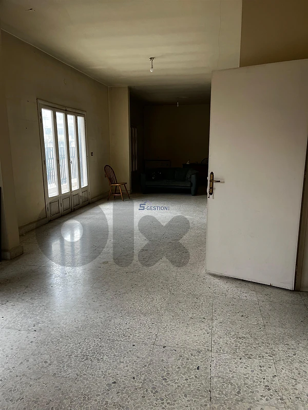 Aparatment For Rent In Badaro with Balcony / شقة للإيجار في بدارو Aparatment For Rent In Badaro with Balcony / شقة للإيجار في بدارو