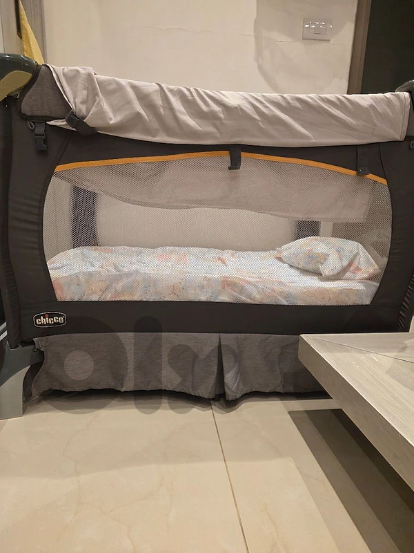 crib chicco good condition