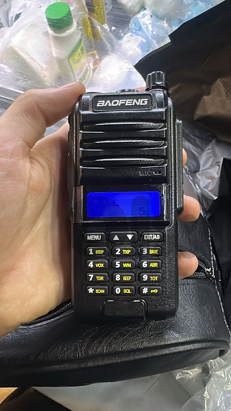 Beofeng uv9r Walkie talkie (barely used 5 times)
