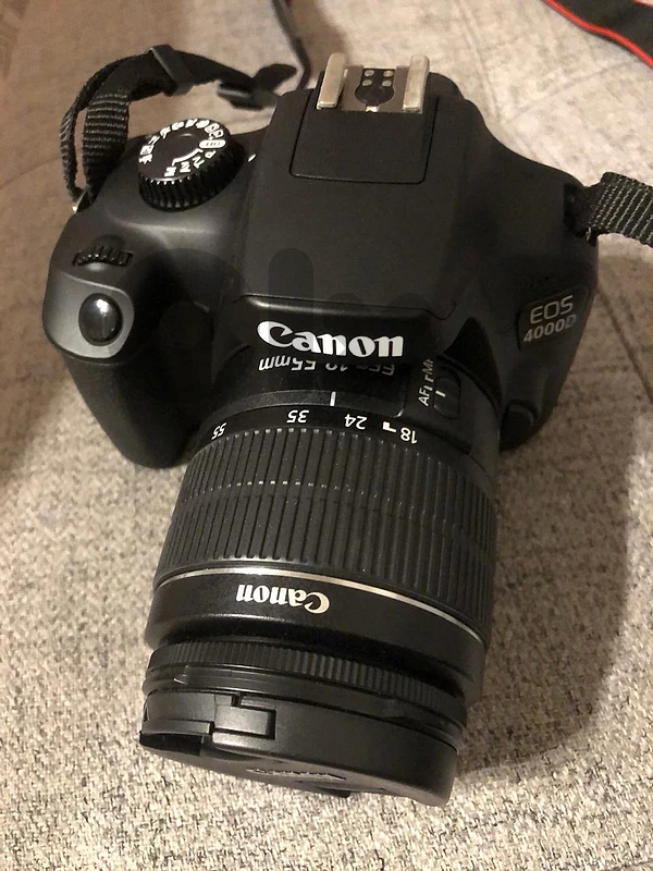 Canon EOS 4000D + Equipment
