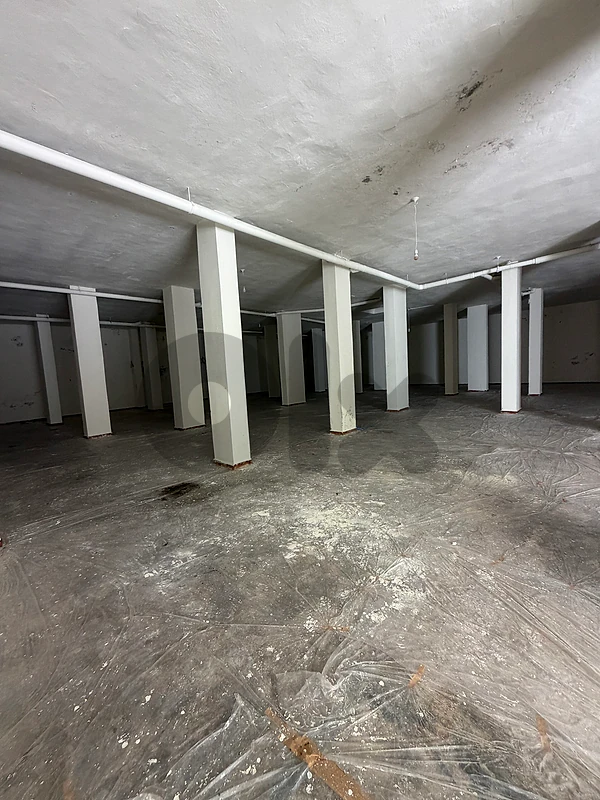 Warehouse For Rent in Awkar -  مستودع للإيجار في عوكر