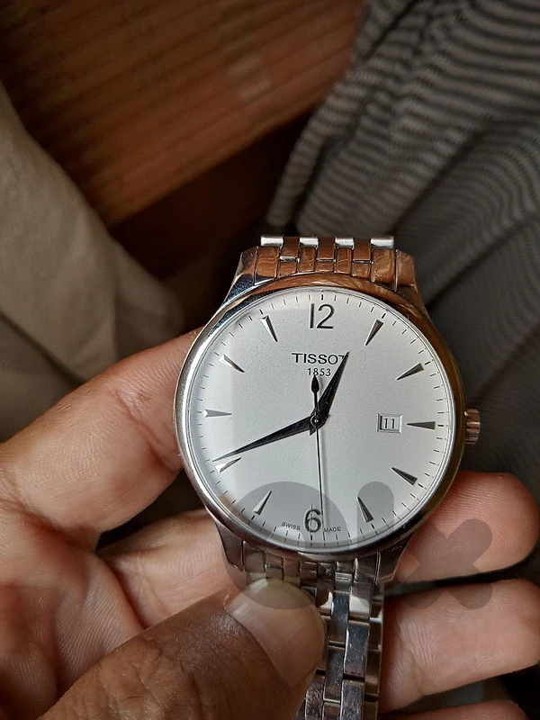 ساعة يد سويسرية  tissot