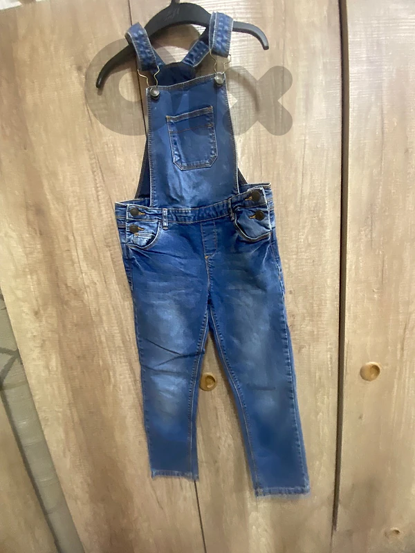 vest , overall