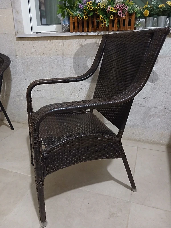 6 chairs + table