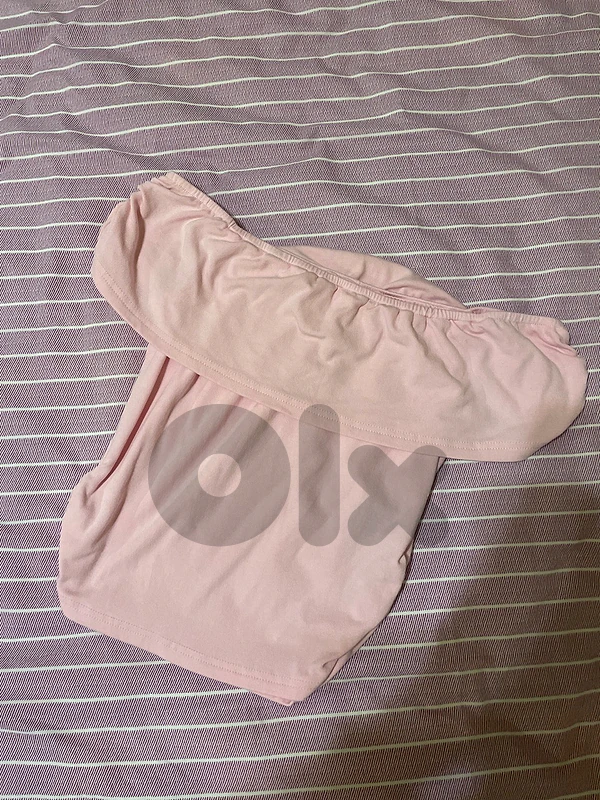 pink top