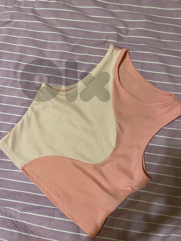 pink top