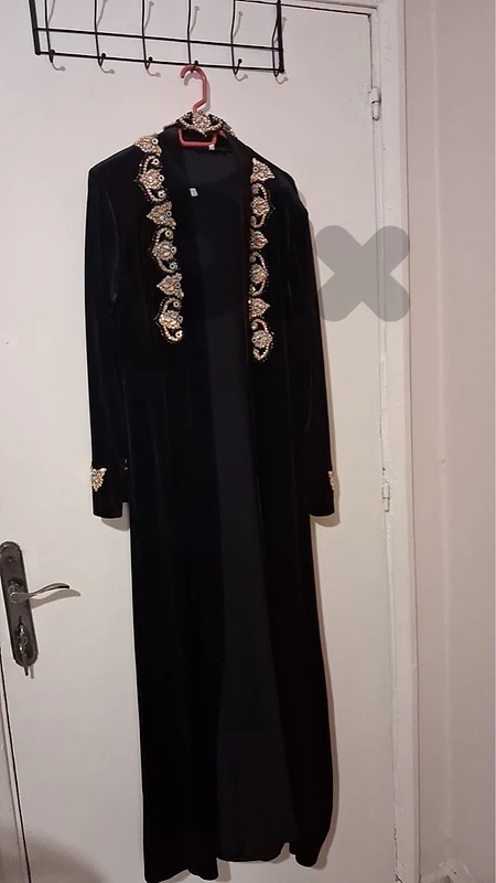 عباية مخمل