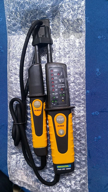 Voltage and Continuity Tester