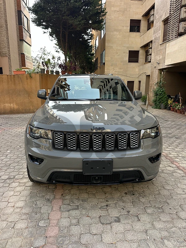 Jeep Grand Cherokee Altitude 2021 sting gray (clean carfax-41k miles)