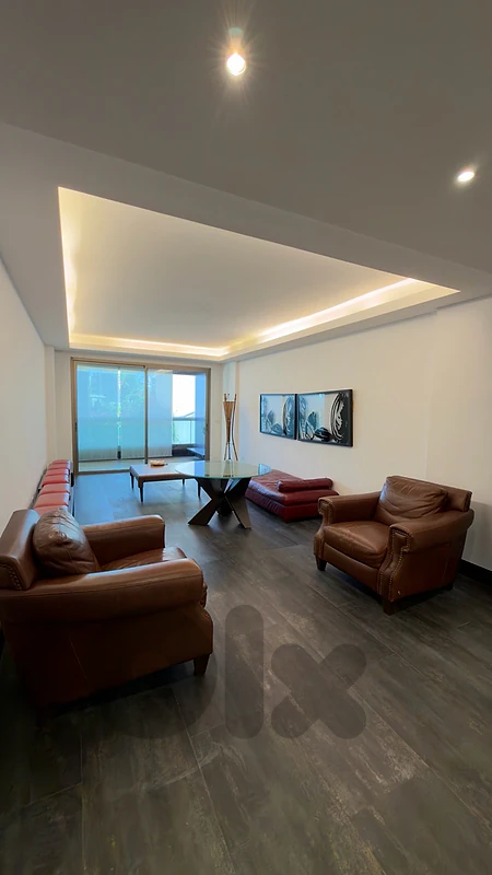 شقة واسعة للإيجار في الأشرفية apartment for rent in achrafieh