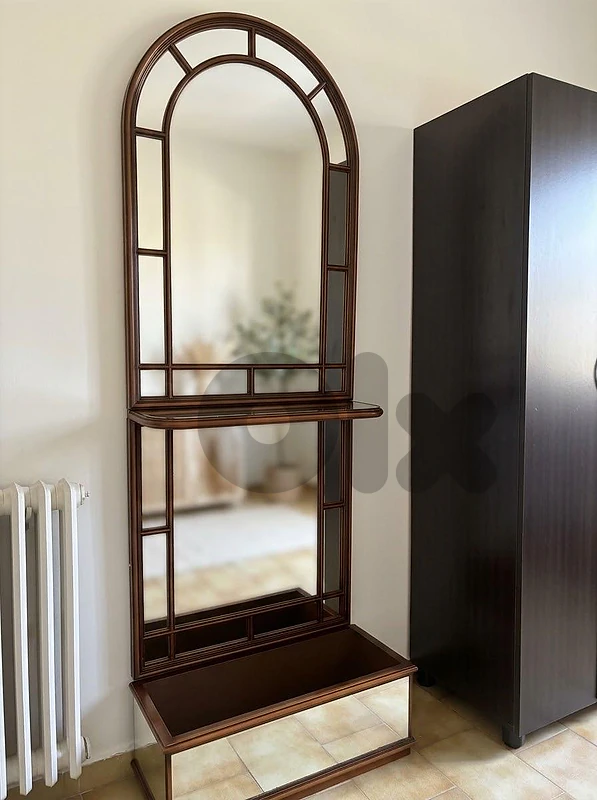 wall mirror