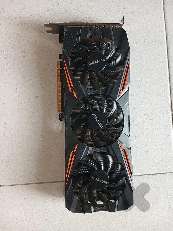GIGABYTE 1070 G1 Gaming 3 fans 8GB VRAM.