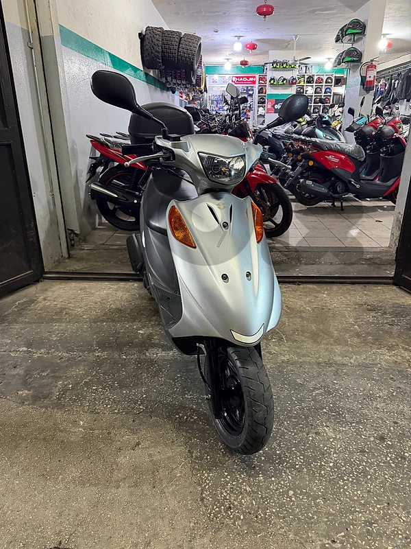 Suzuki V125