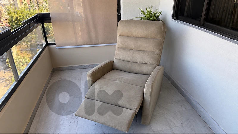Recliner - Armchair - Sofa
