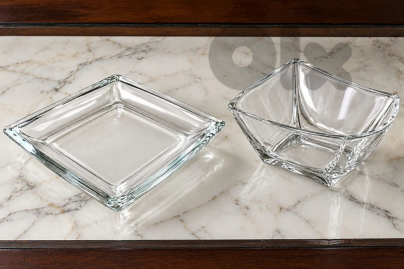 Matching salad bowl and serving plate