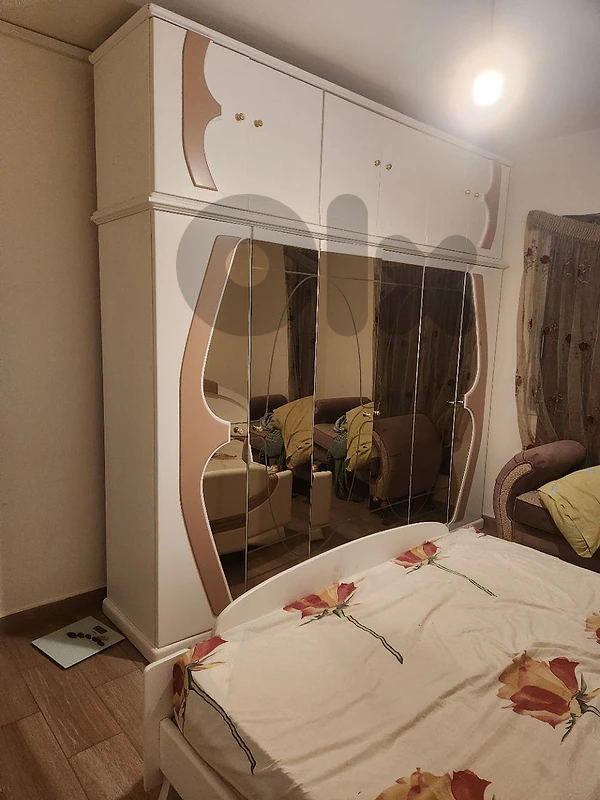 غرفة نوم للبيع للتواصل : 81296276